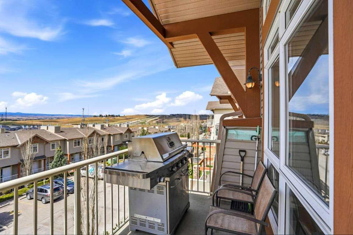 11, 148 Rockyledge View NW