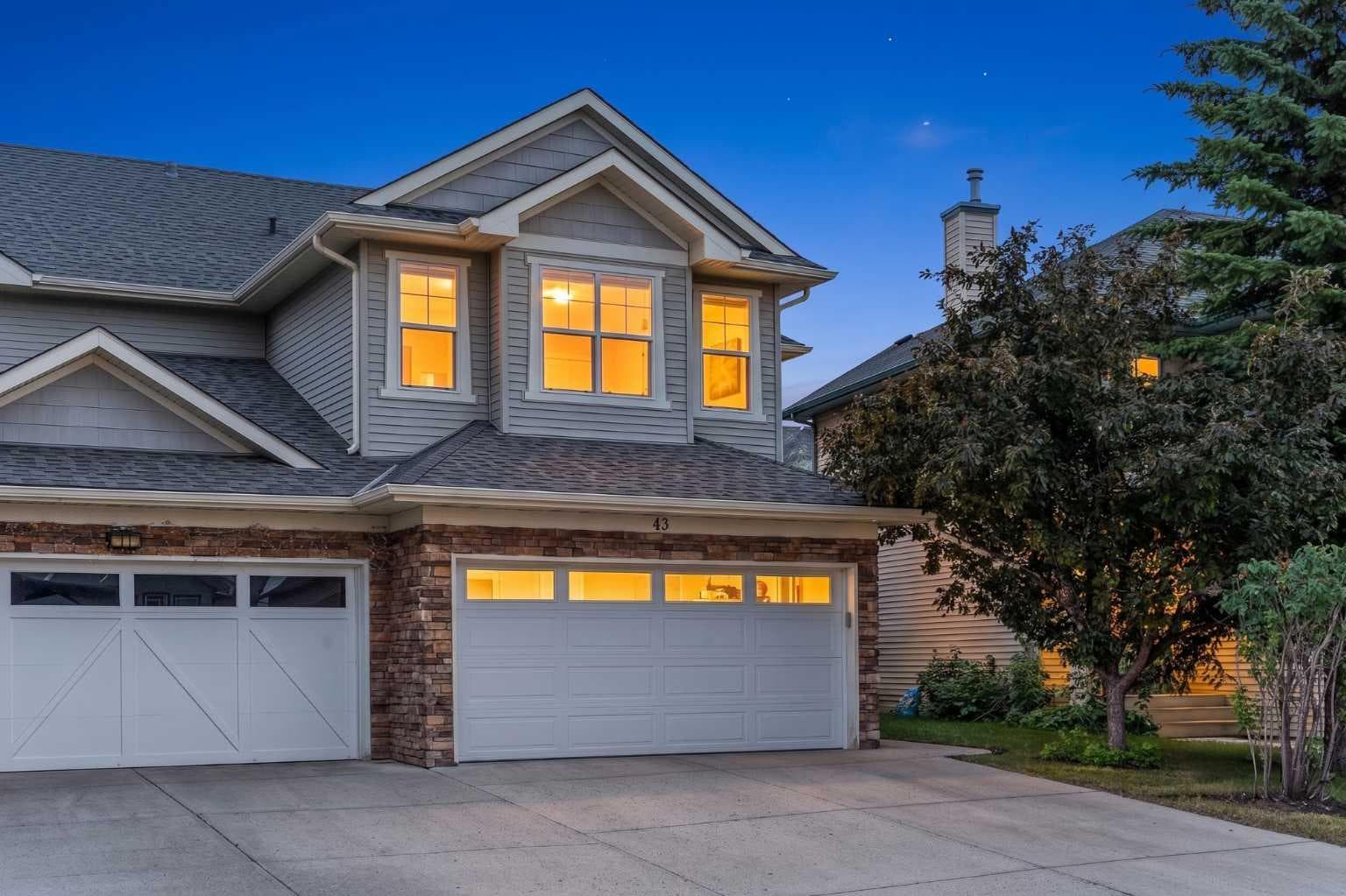 43 Cougar Ridge Bay SW