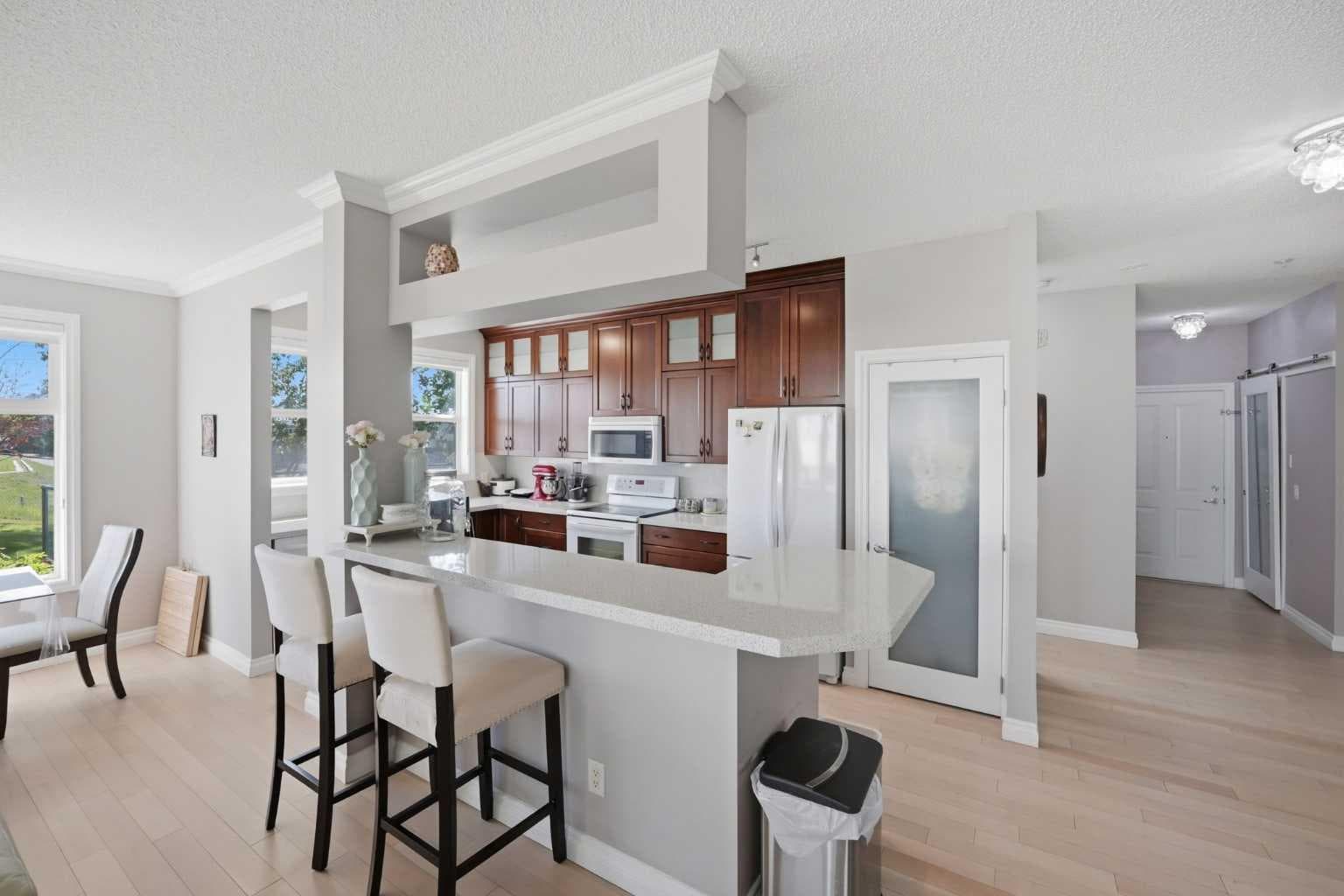 3137, 1010 Arbour Lake Road NW
