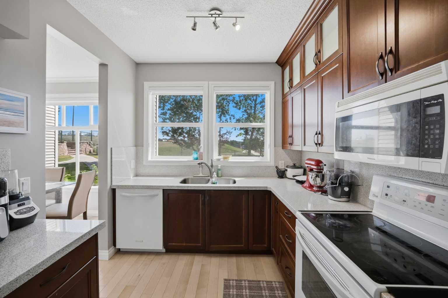 3137, 1010 Arbour Lake Road NW