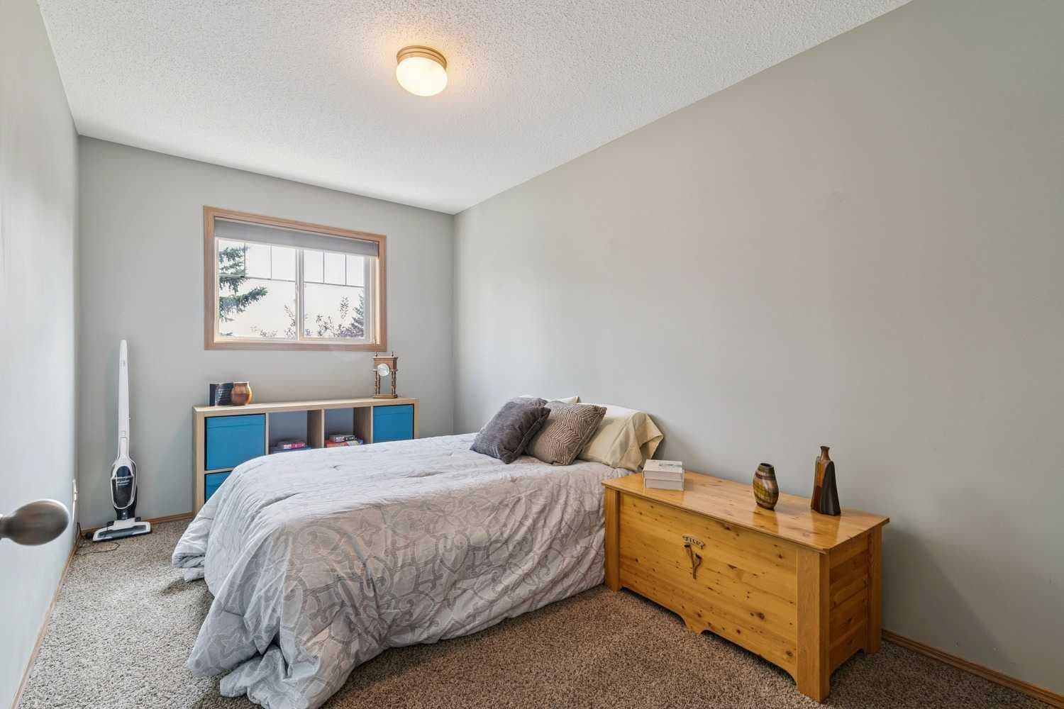 148 Everstone Drive SW