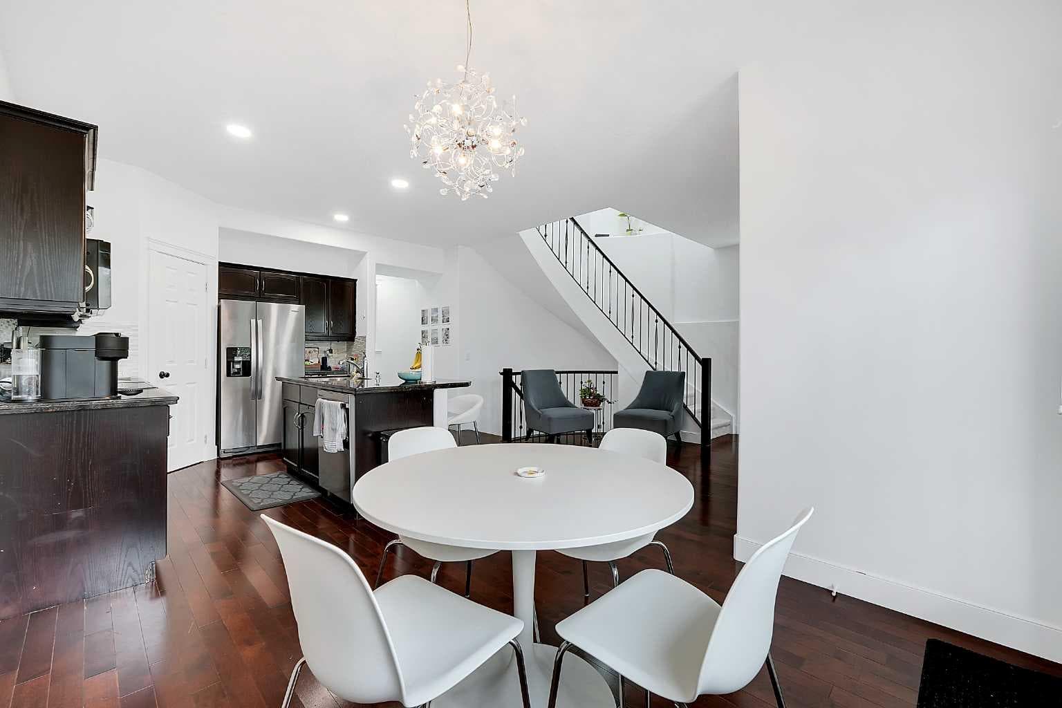 6 Aspen Stone Mews SW