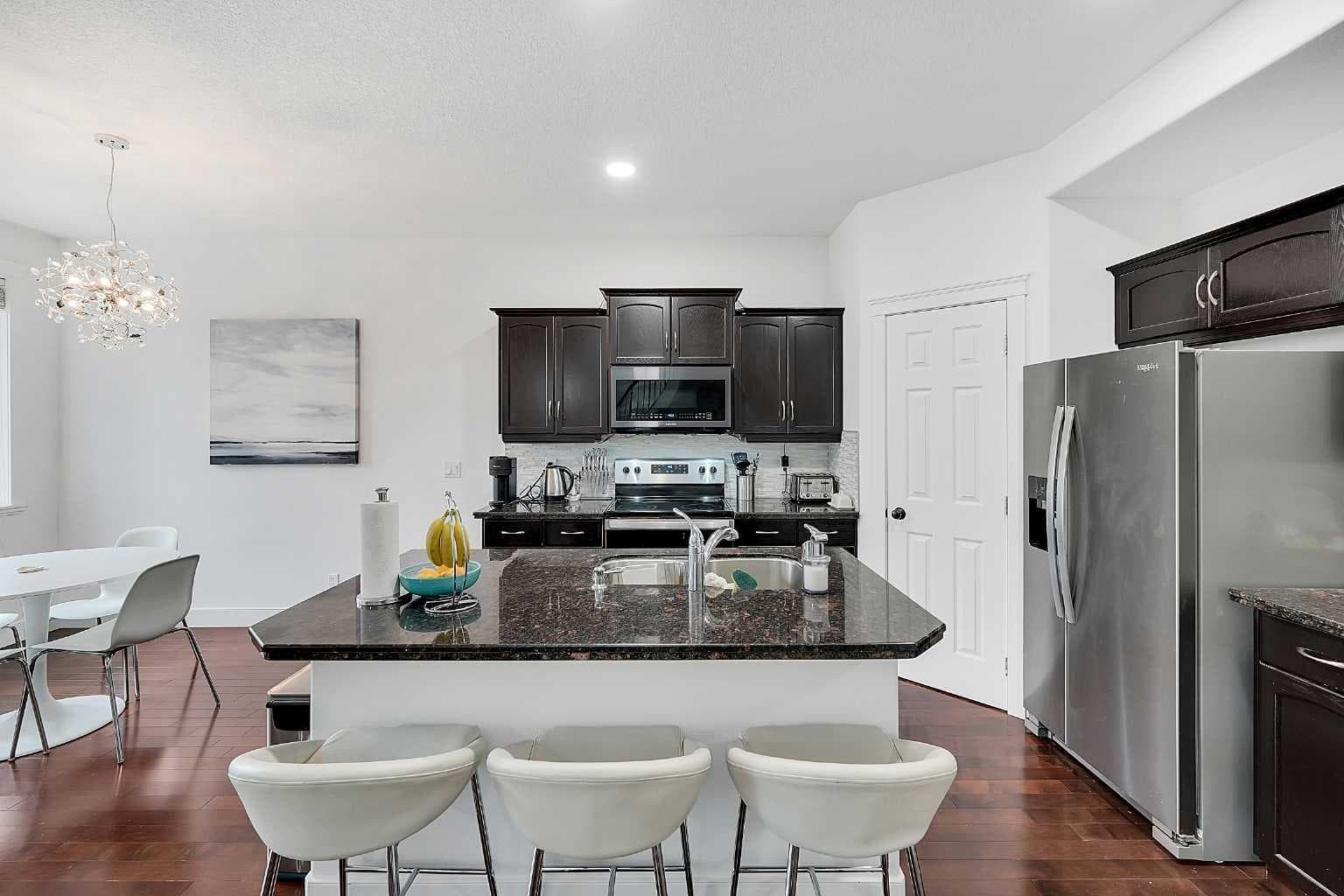 6 Aspen Stone Mews SW
