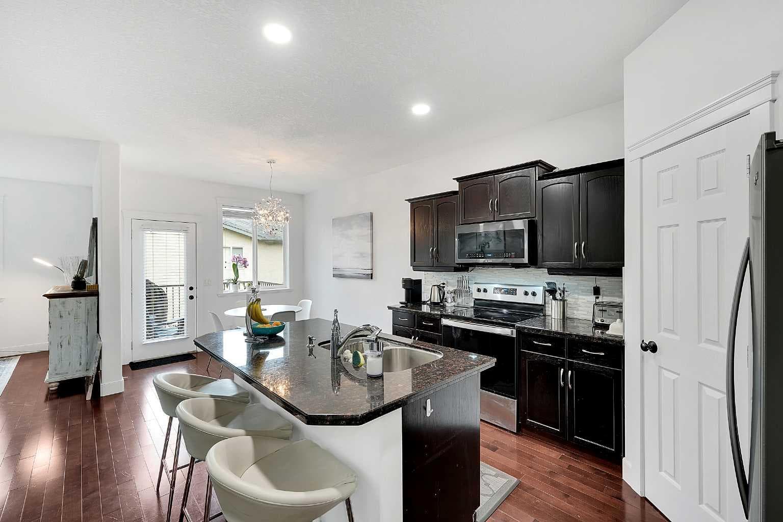 6 Aspen Stone Mews SW