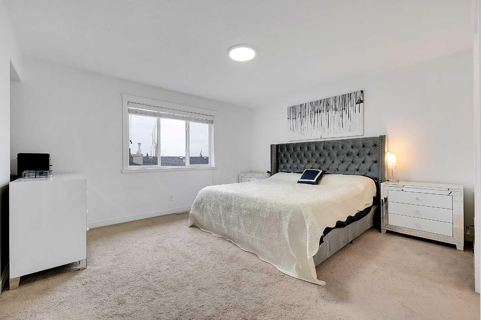 6 Aspen Stone Mews SW