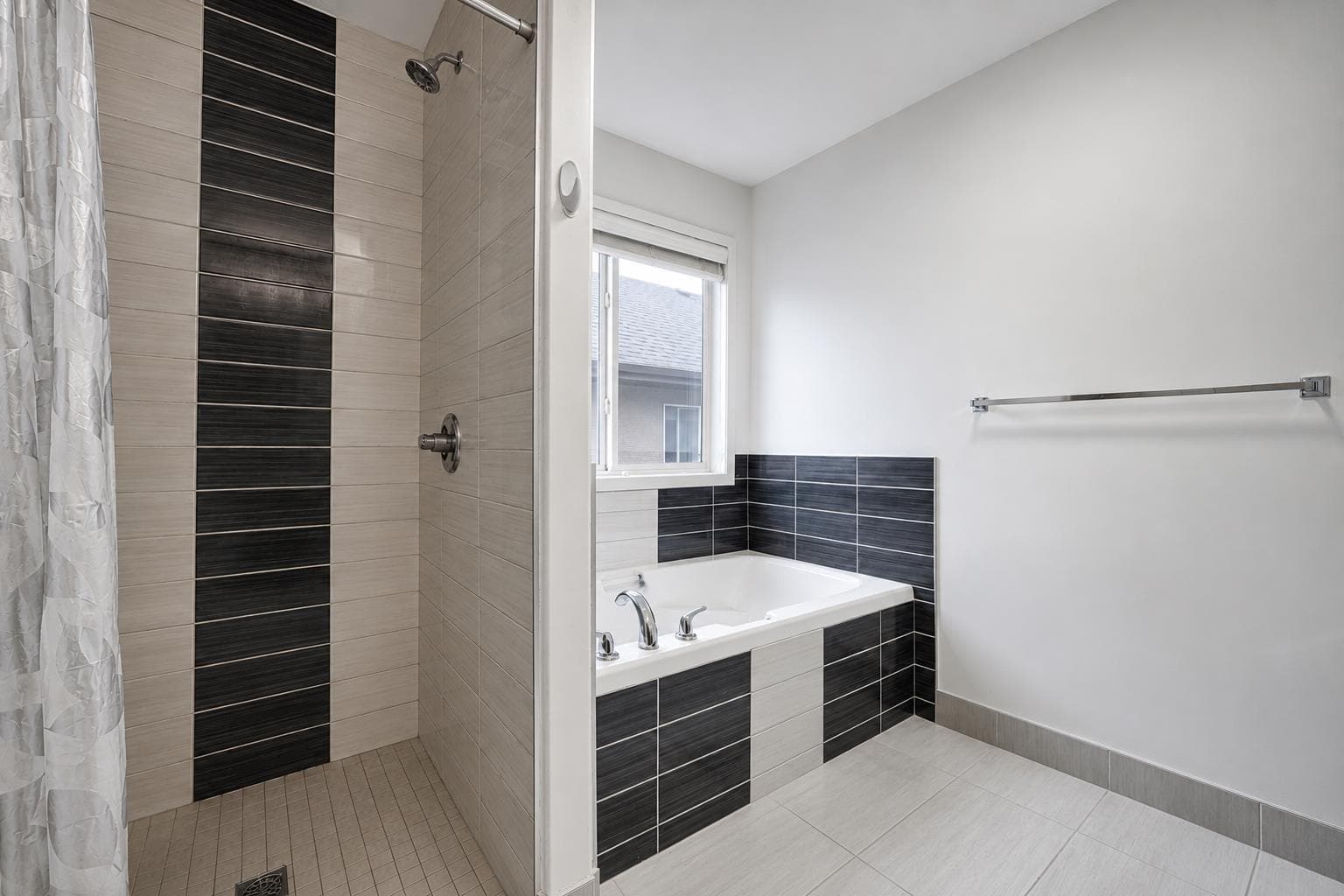 6 Aspen Stone Mews SW