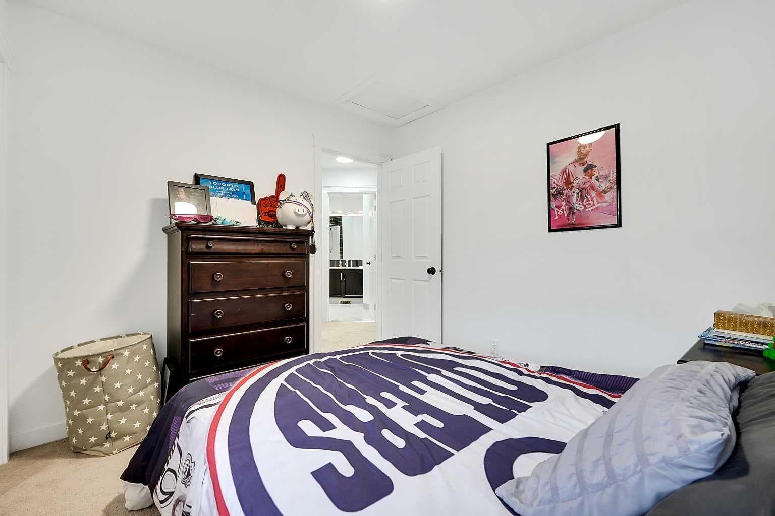 6 Aspen Stone Mews SW