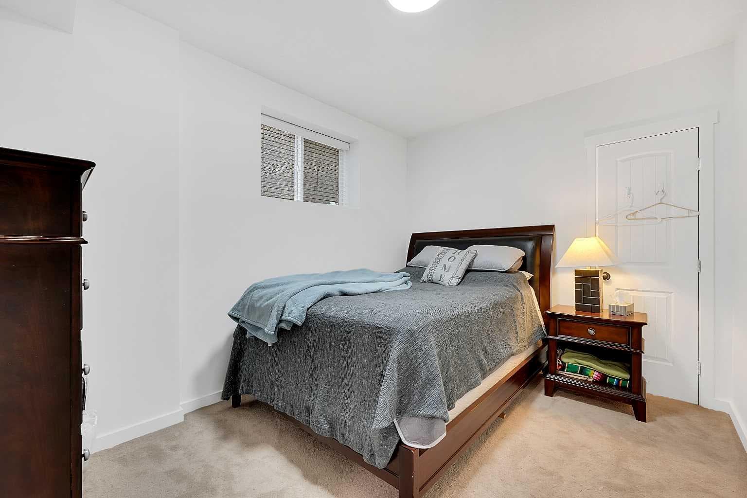 6 Aspen Stone Mews SW
