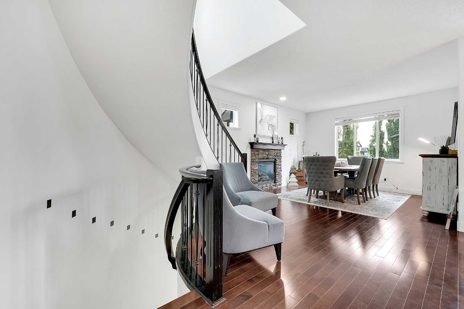 6 Aspen Stone Mews SW