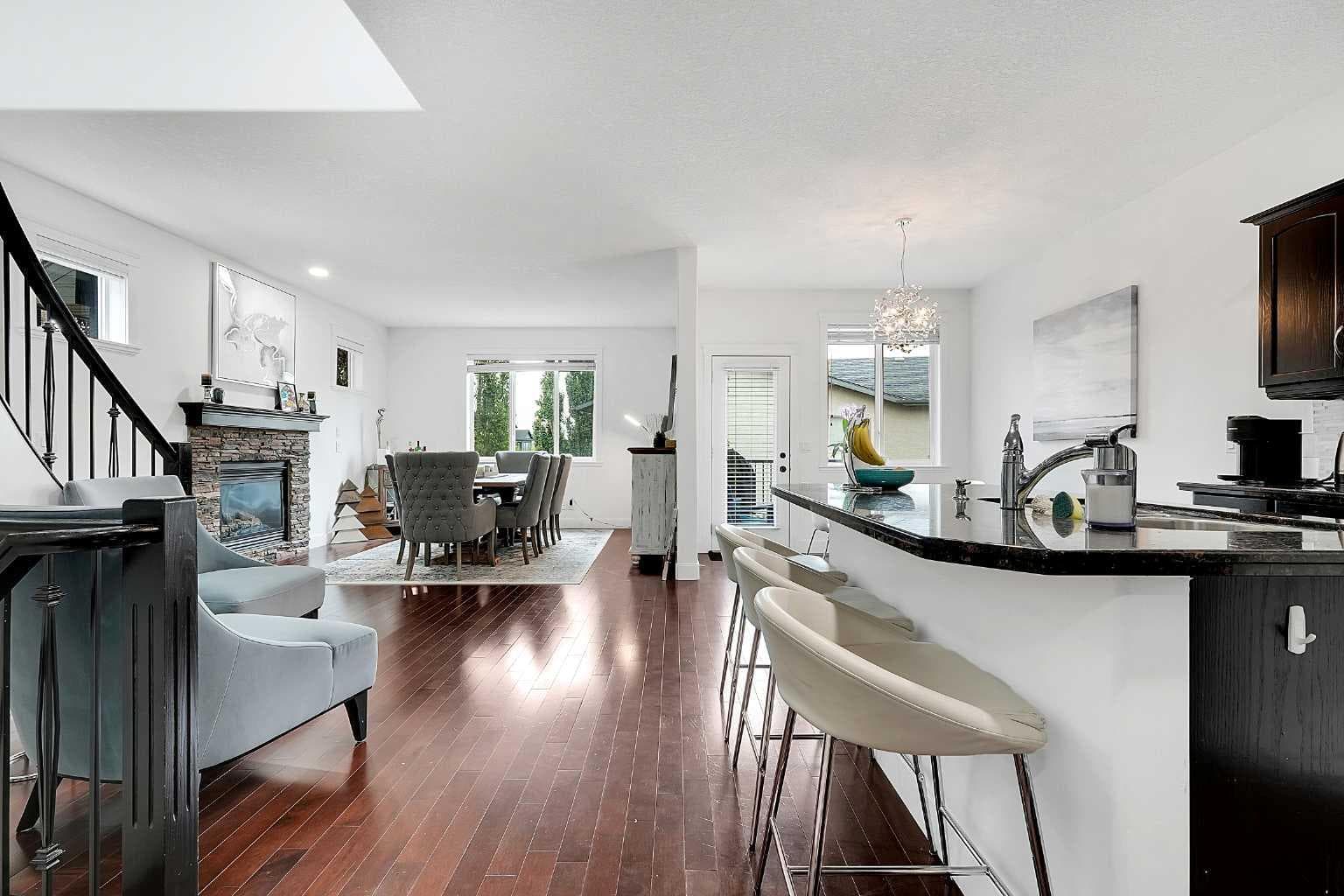 6 Aspen Stone Mews SW