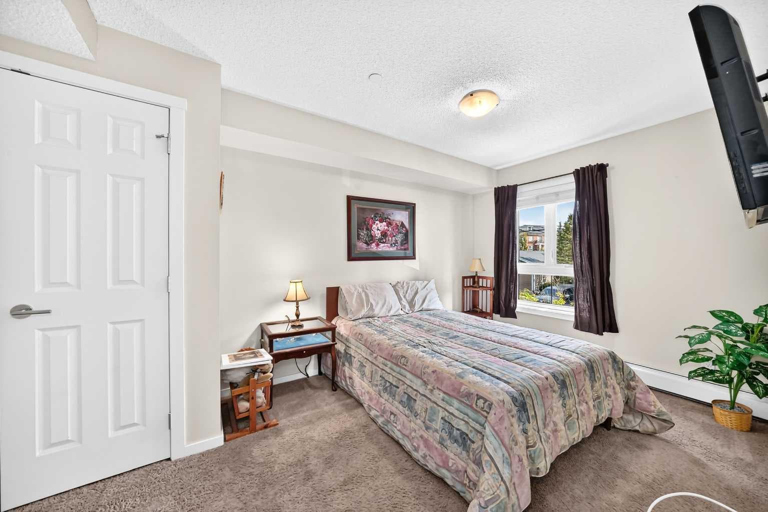 5210, 279 Copperpond Common SE