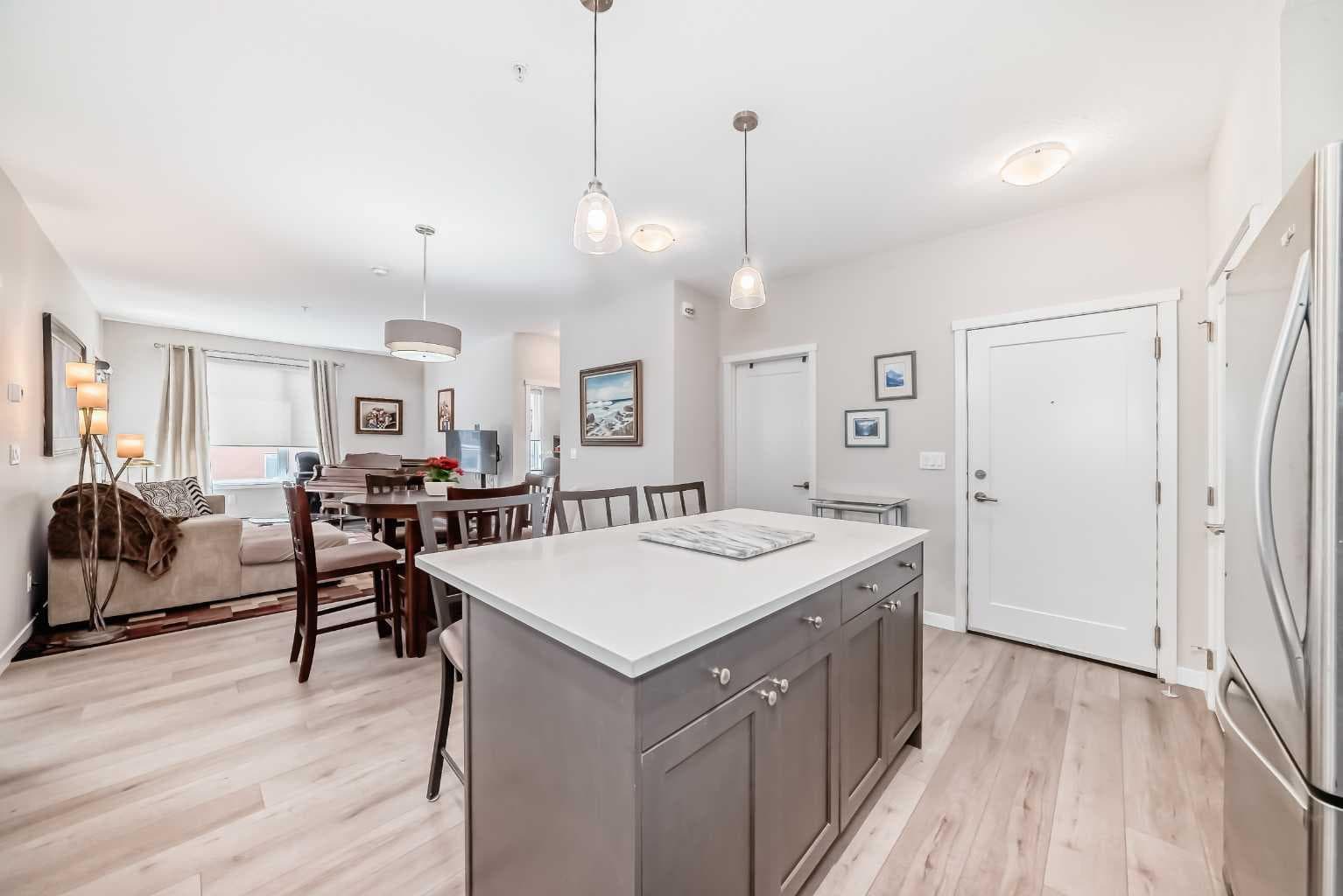 402, 30 Shawnee Common SW
