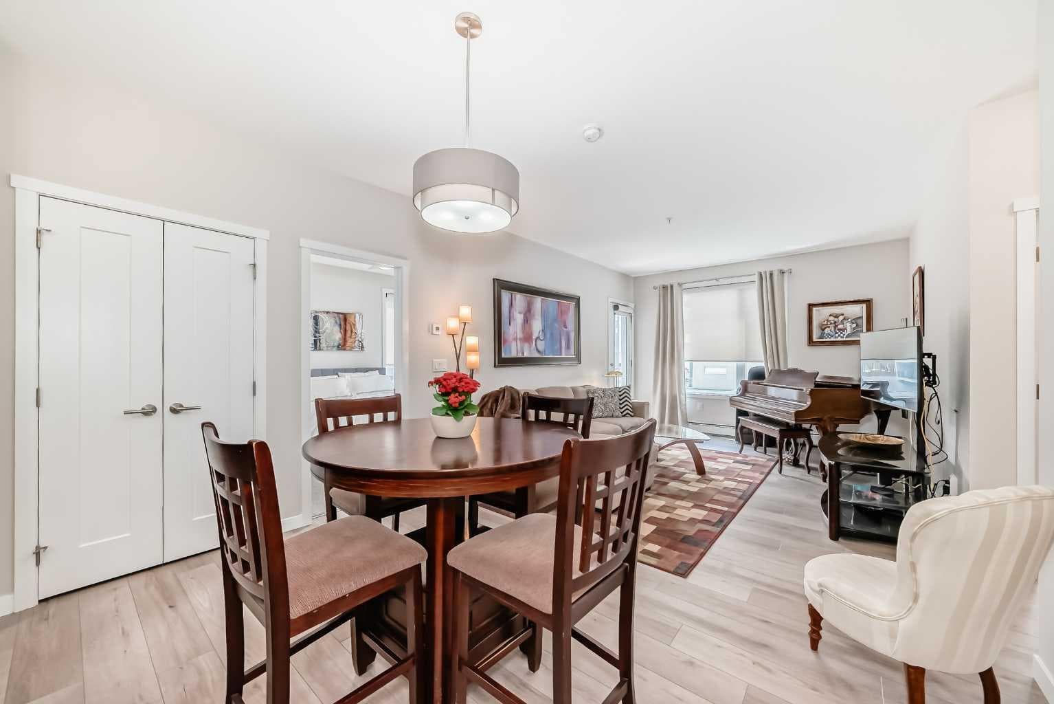402, 30 Shawnee Common SW