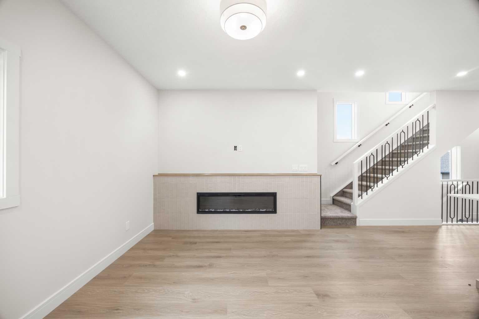 305, 67 Panatella Square NW