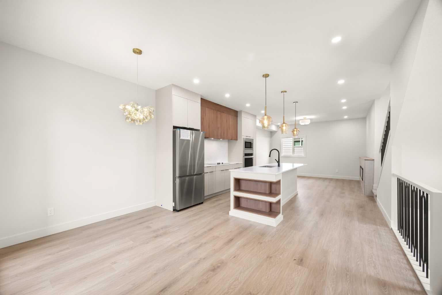 305, 67 Panatella Square NW