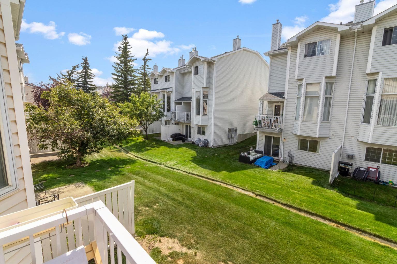623 Hawkstone Manor NW