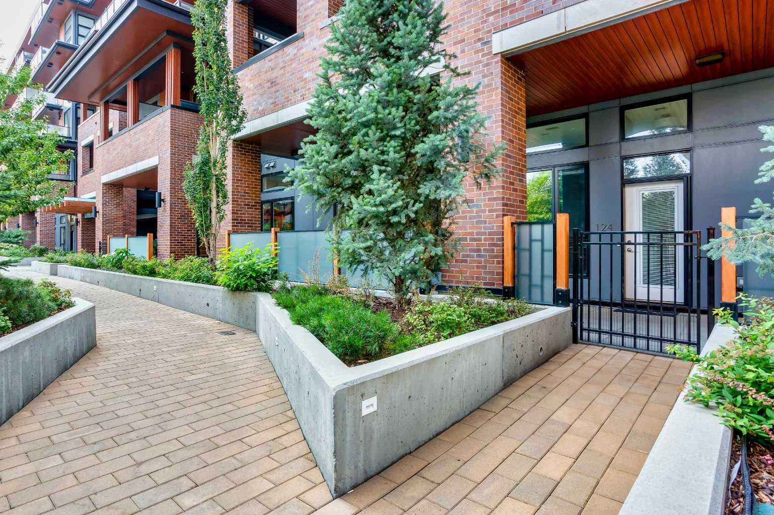 124, Mahogany Centre Centre SE