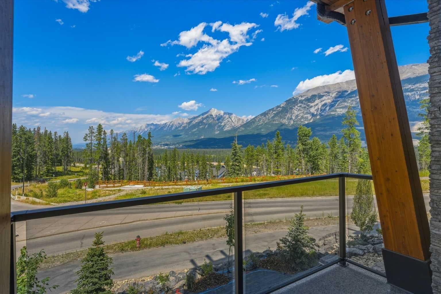 201, 101H Stewart Creek Rise 
