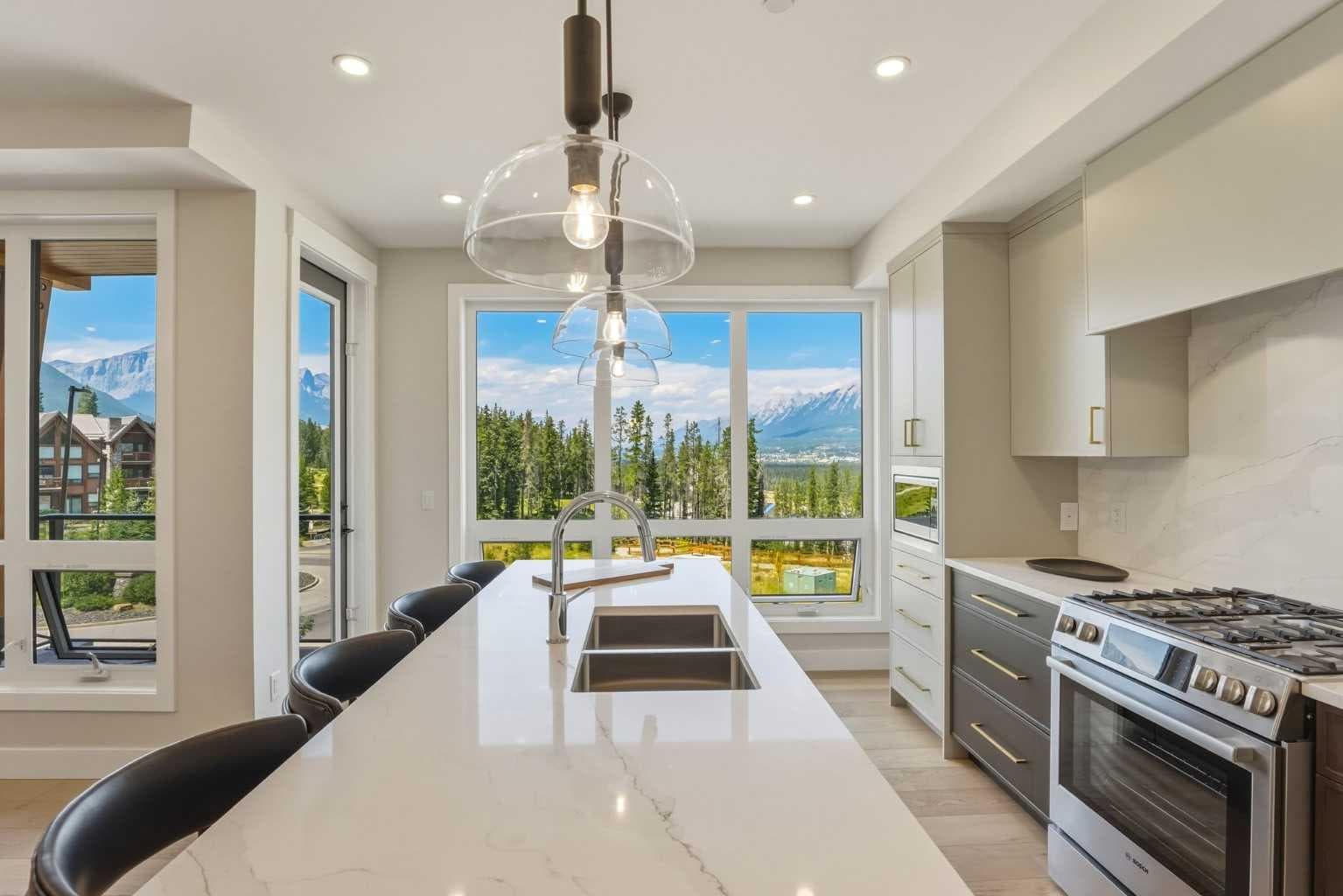 201, 101H Stewart Creek Rise 