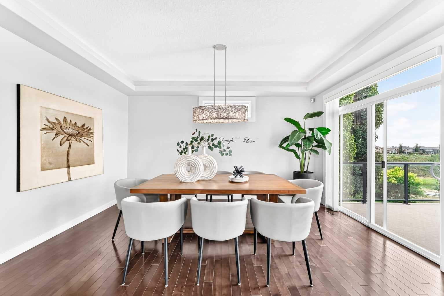 96 Cranarch Heights SE