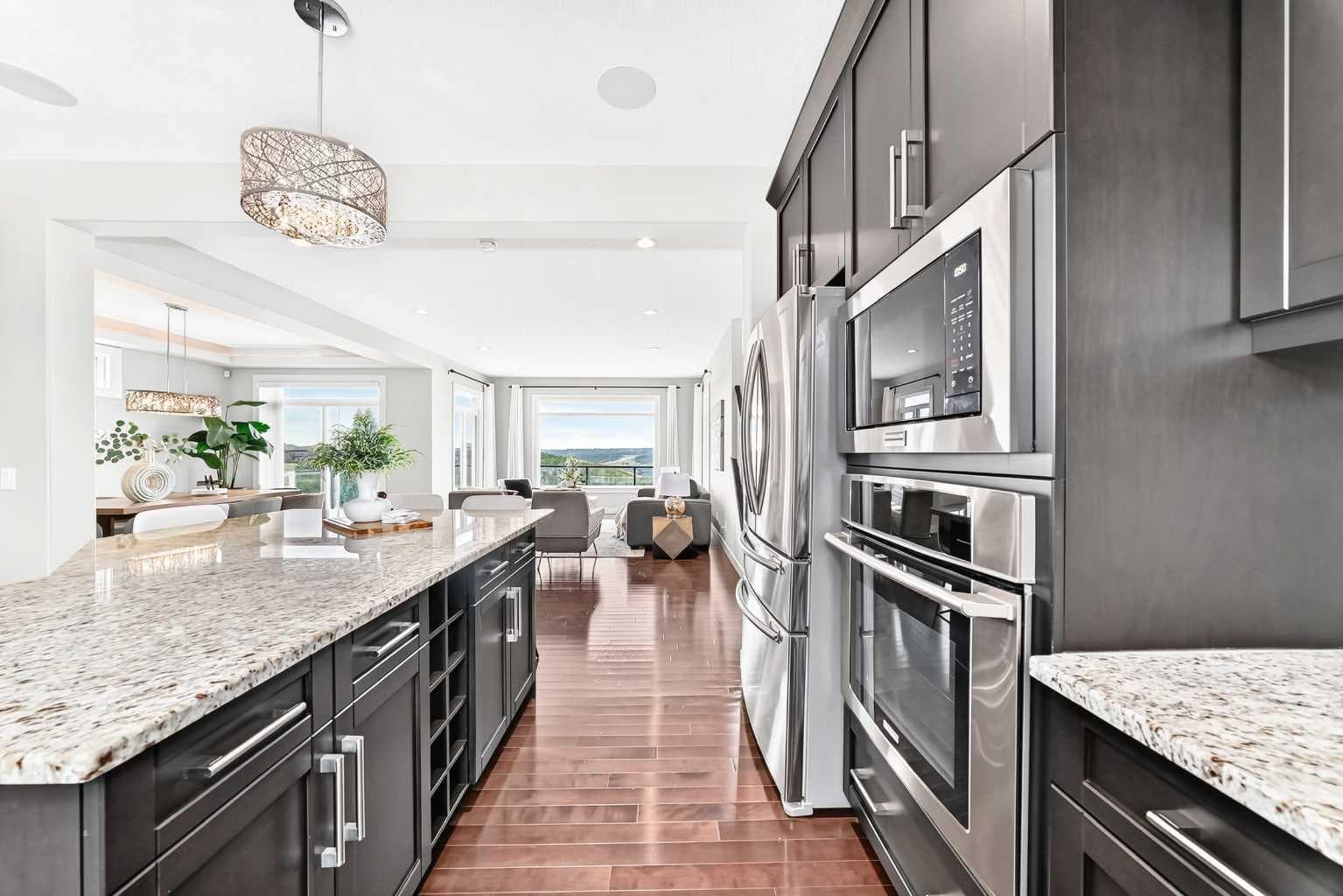 96 Cranarch Heights SE