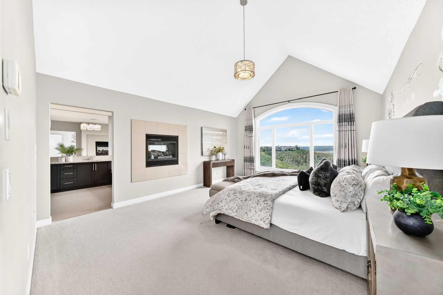 96 Cranarch Heights SE