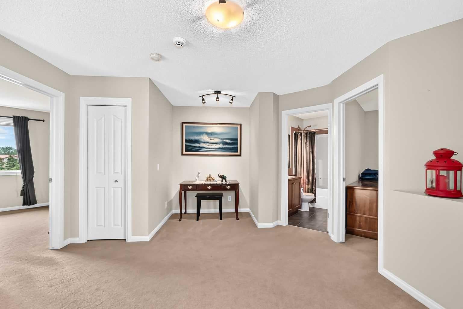 212 ASPENMERE Close 