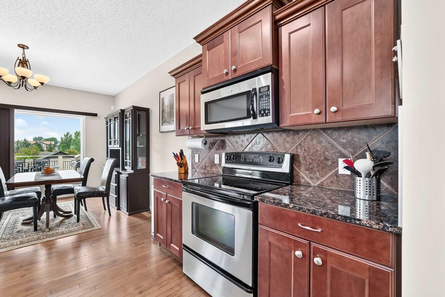 212 ASPENMERE Close 