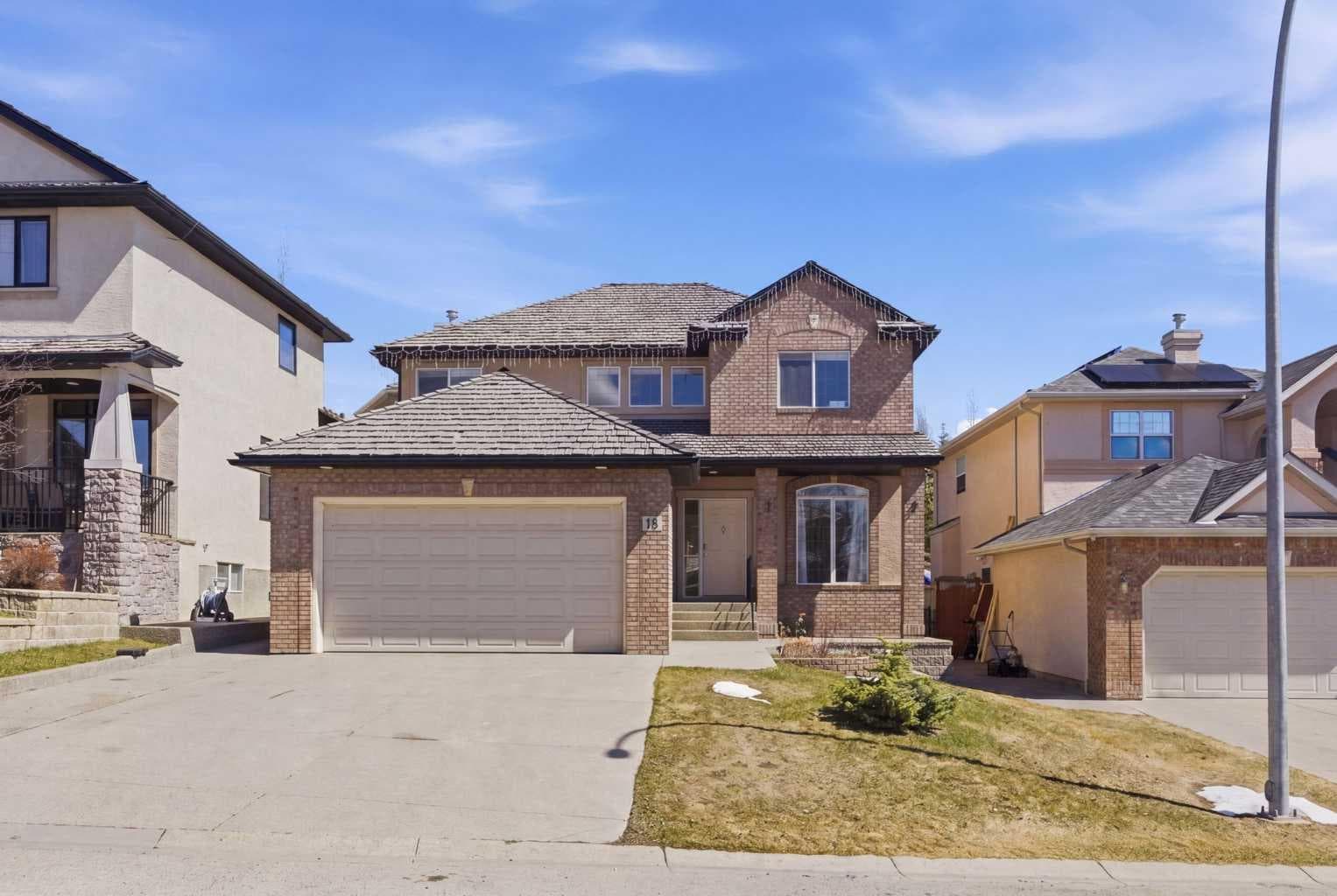 18 Royal Crest Way NW