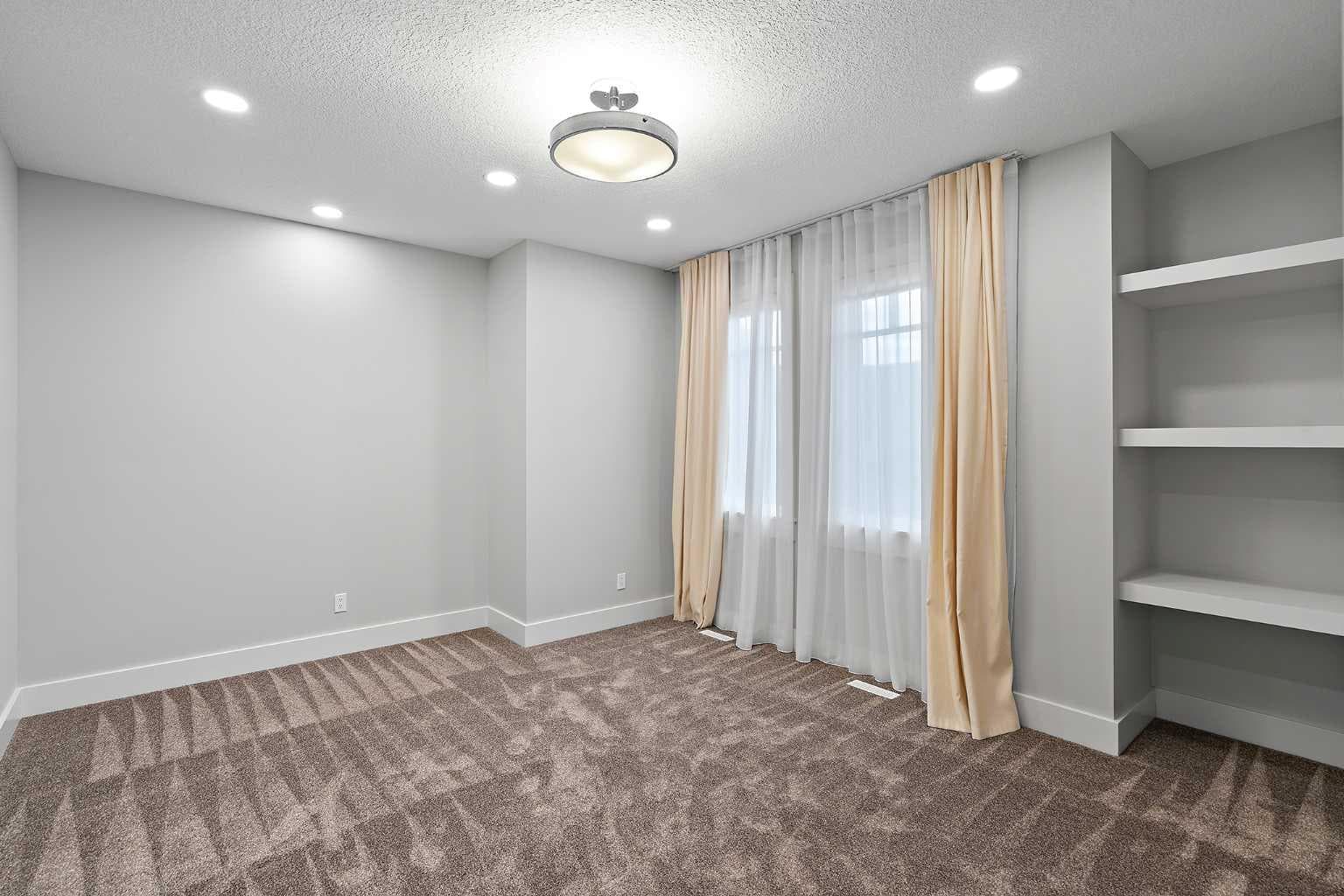 216 Aspen Summit Bay SW