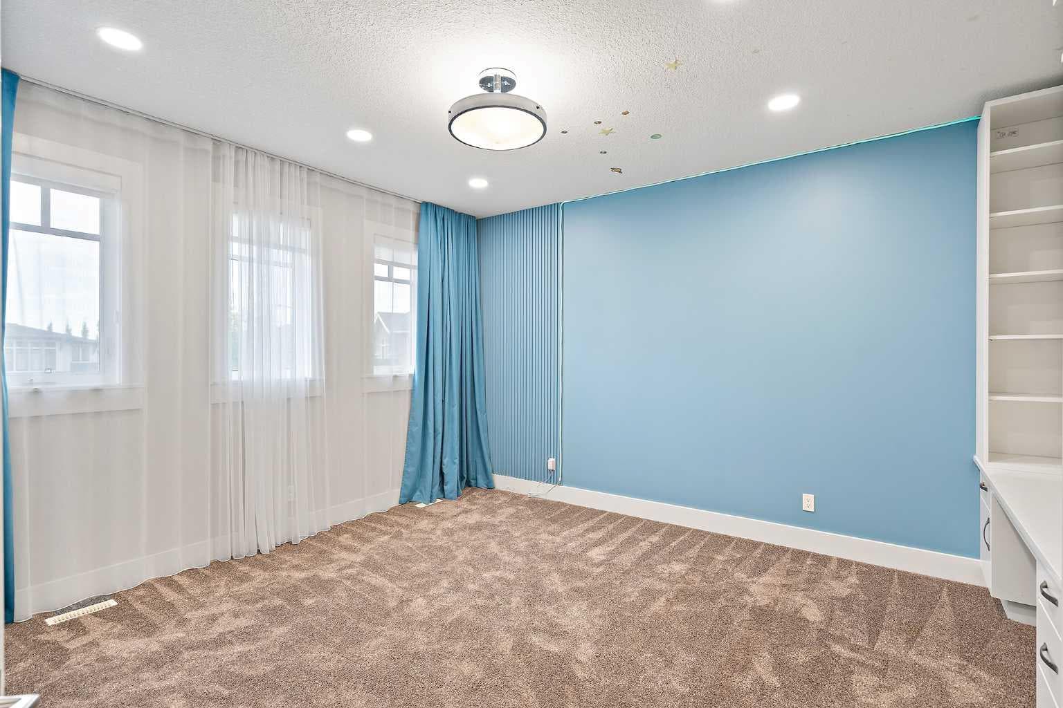 216 Aspen Summit Bay SW