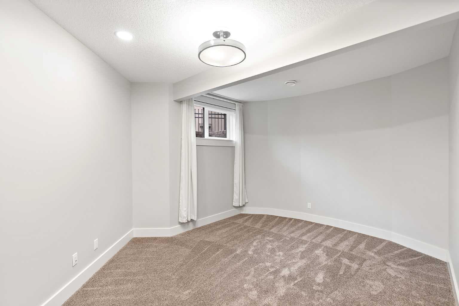 216 Aspen Summit Bay SW
