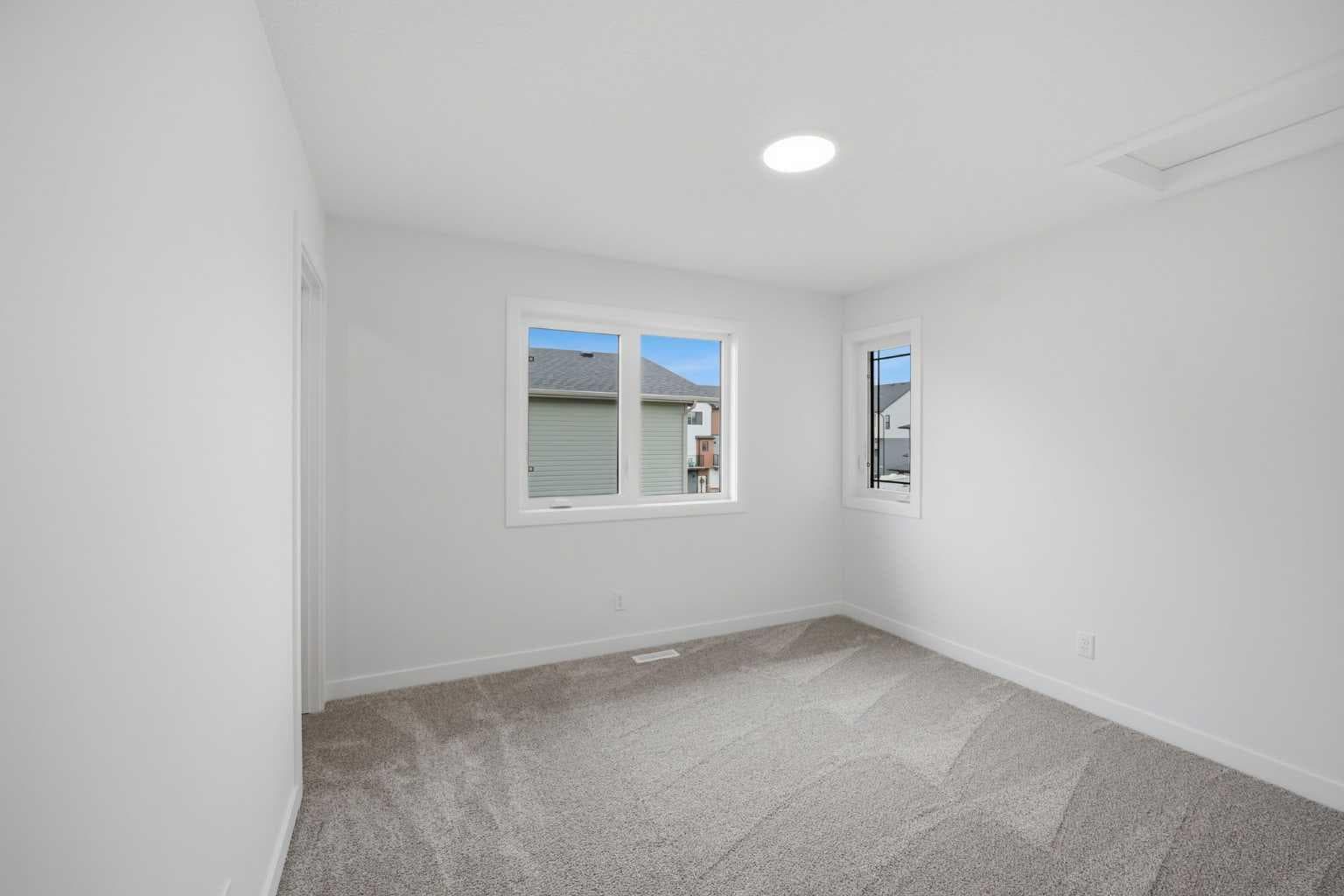 265 Dawson Wharf Crescent E