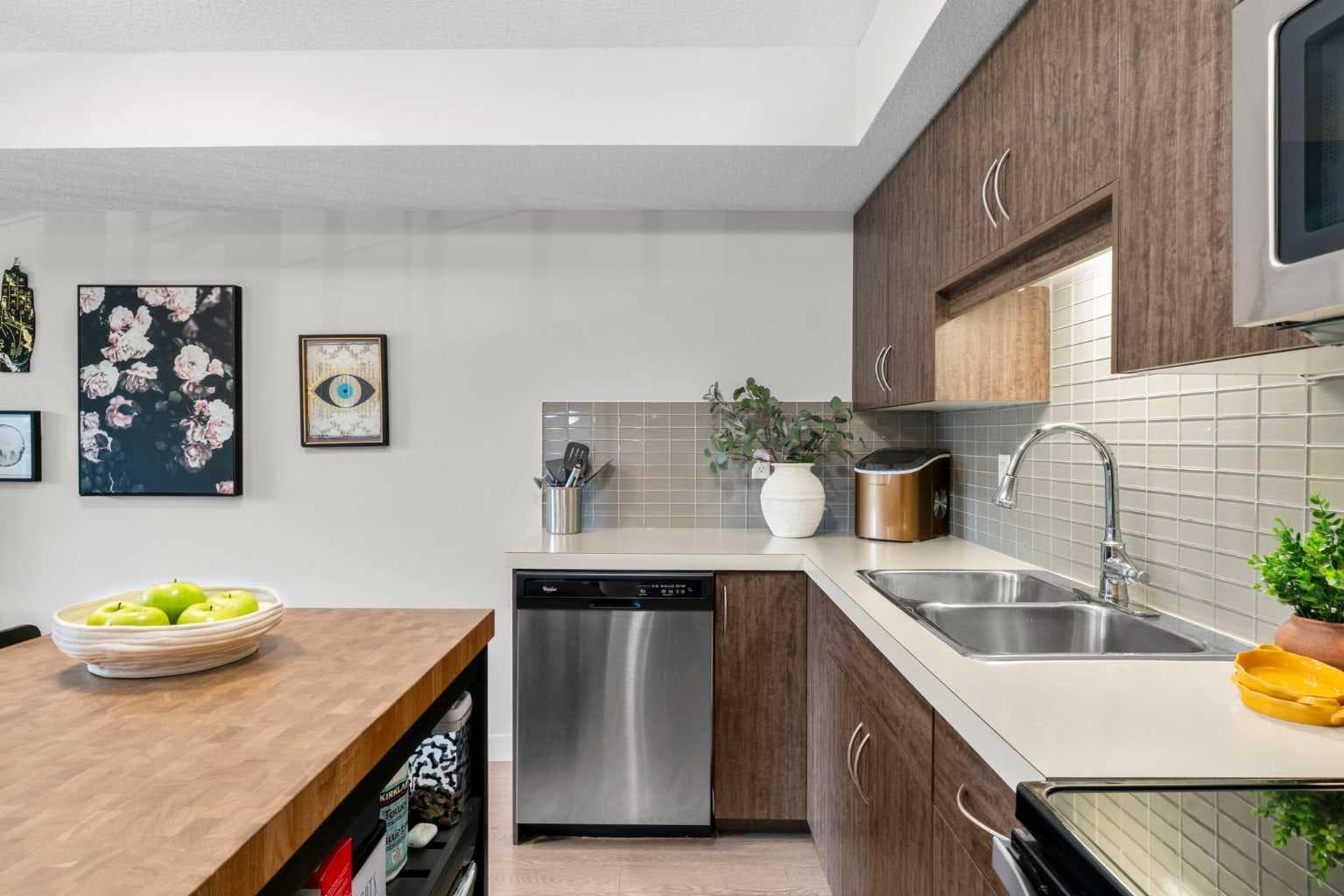 1205, 250 Sage Valley Road NW