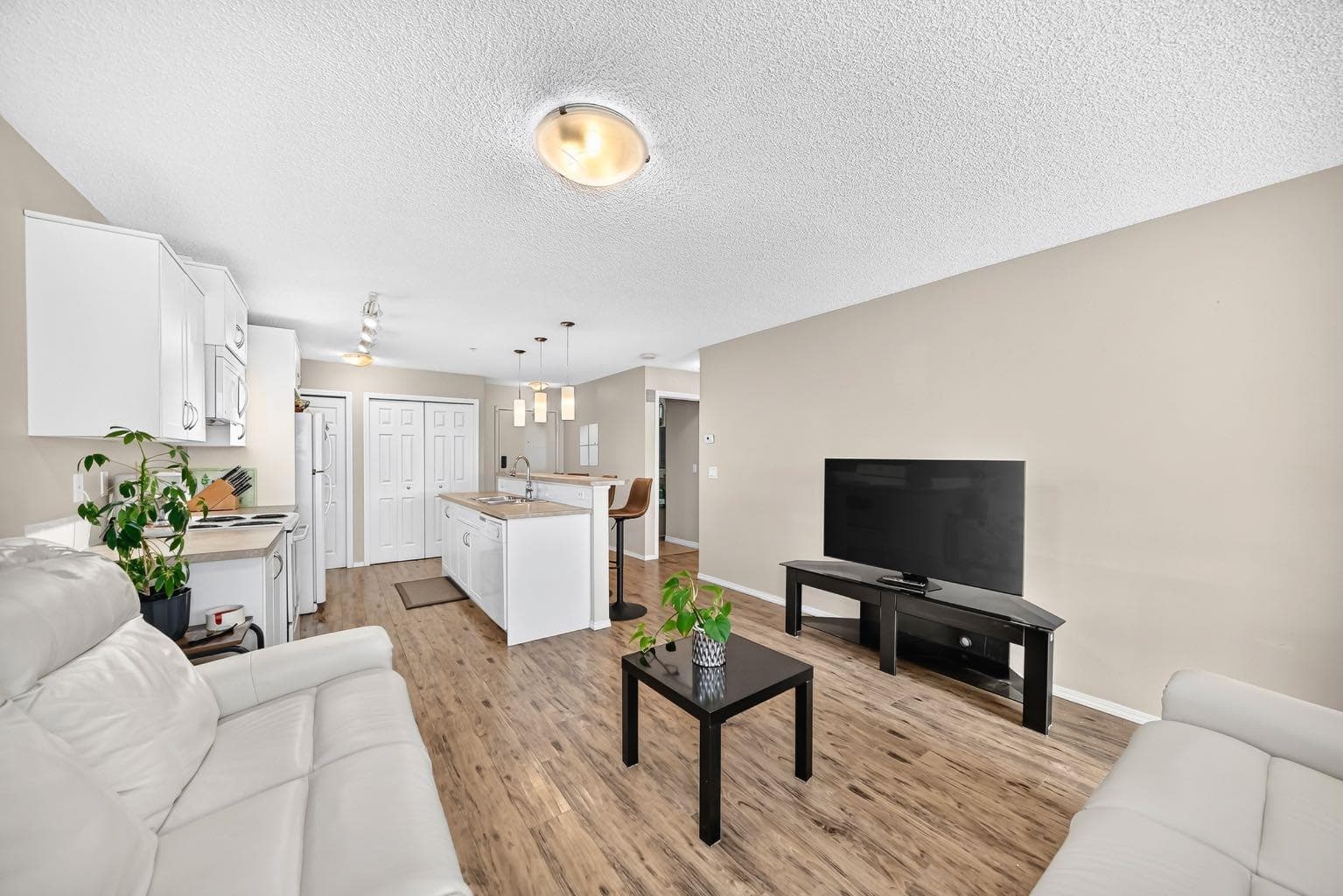 2133, 700 Willowbrook Road NW
