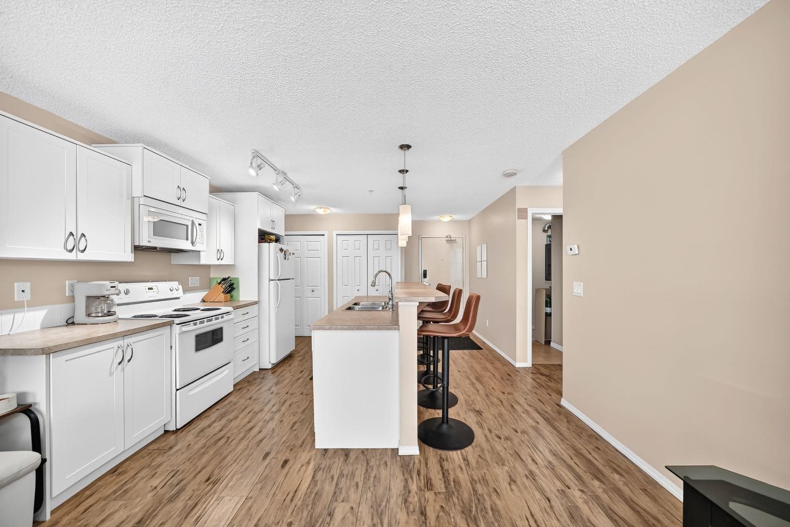 2133, 700 Willowbrook Road NW