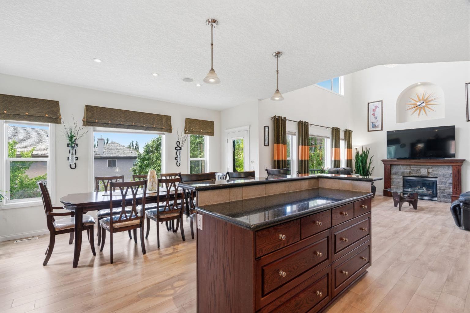 21 Royal Ridge Hill NW