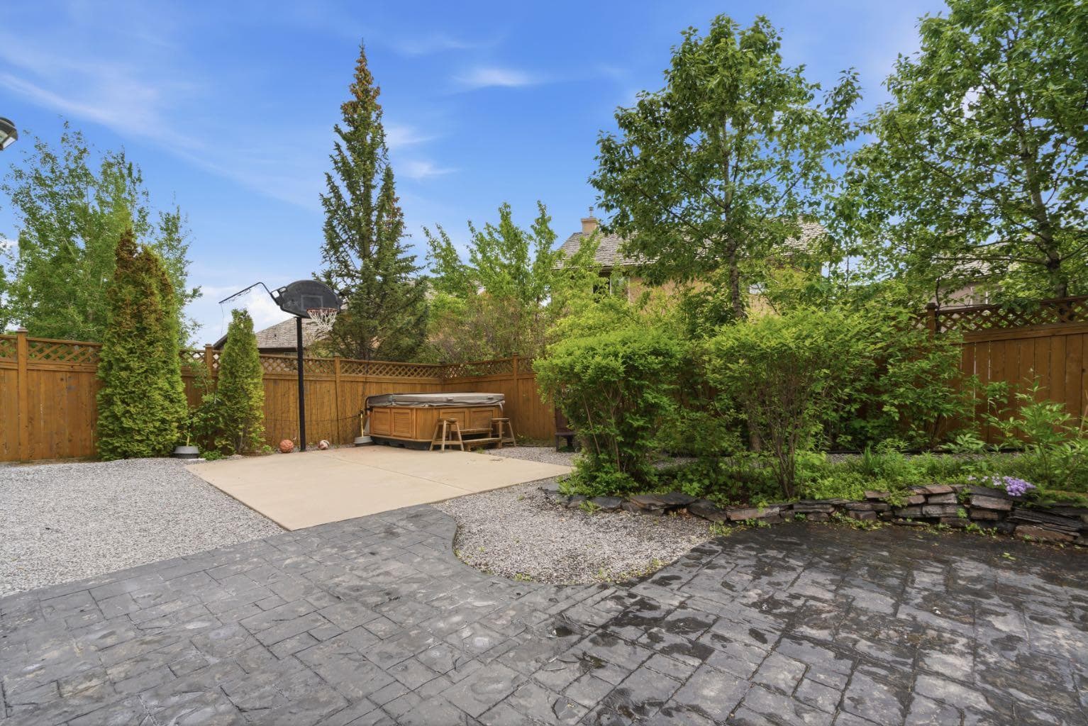 21 Royal Ridge Hill NW