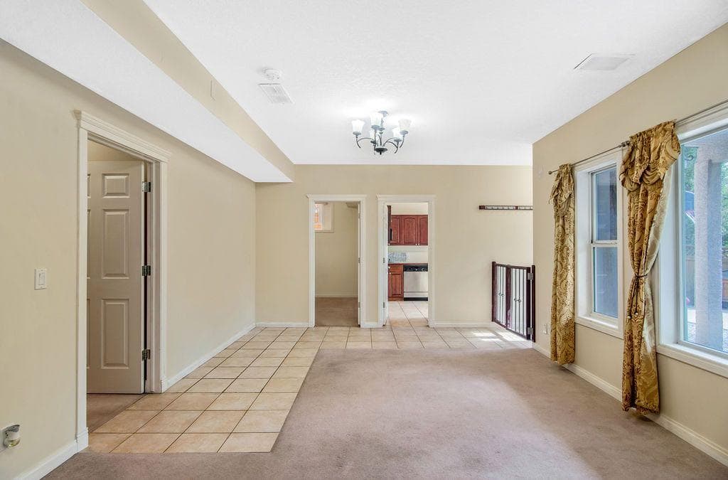21 Royal Ridge Hill NW