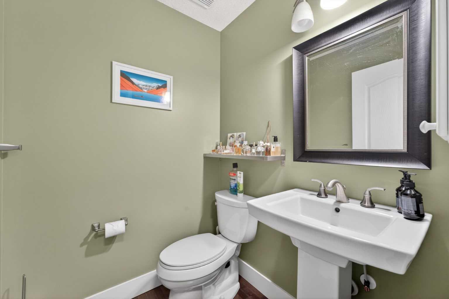 111 Valley Ponds Crescent NW