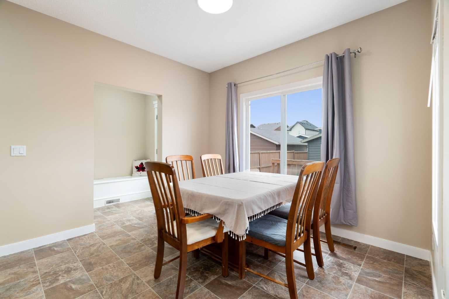 2449 Ravenswood View SE