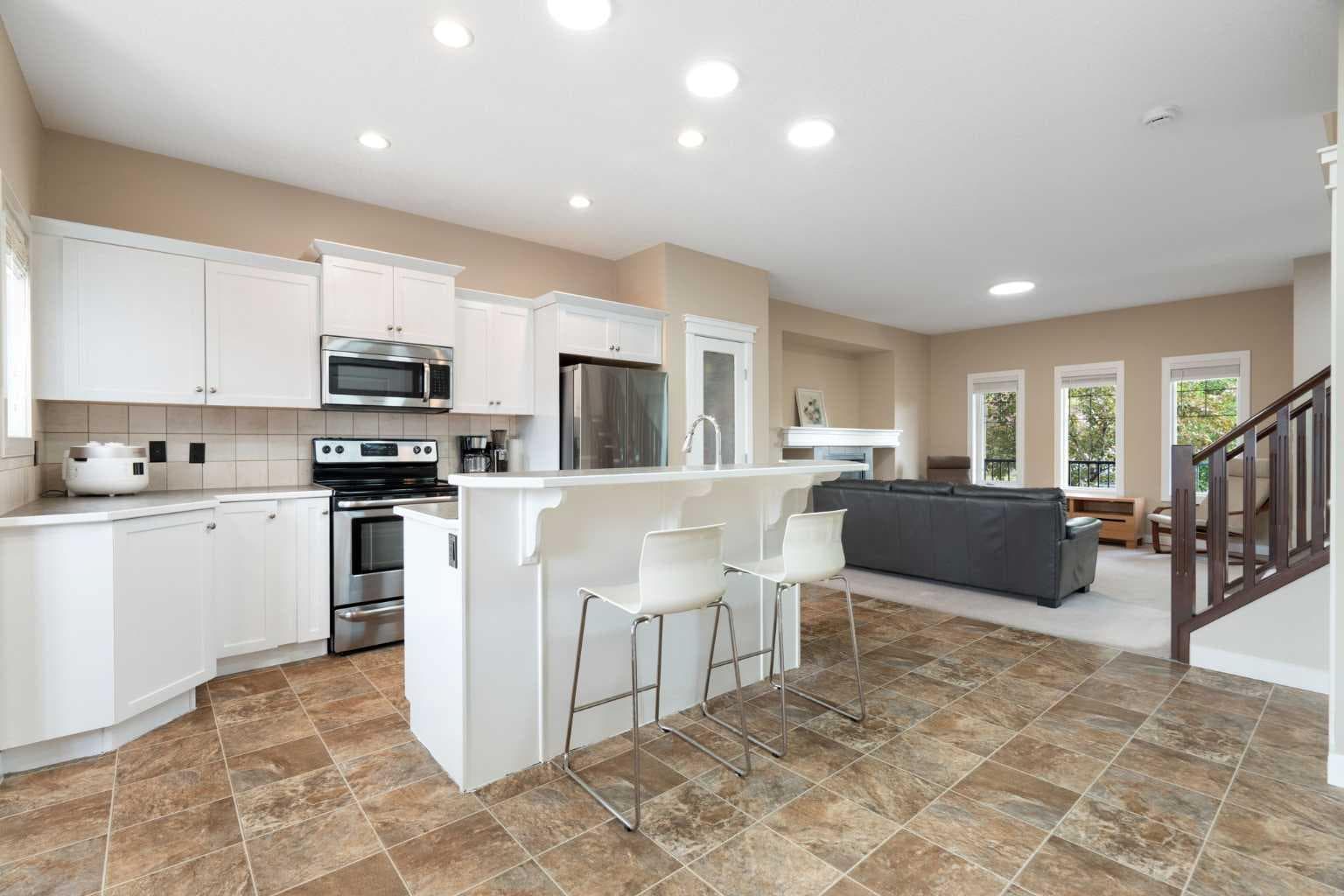 2449 Ravenswood View SE
