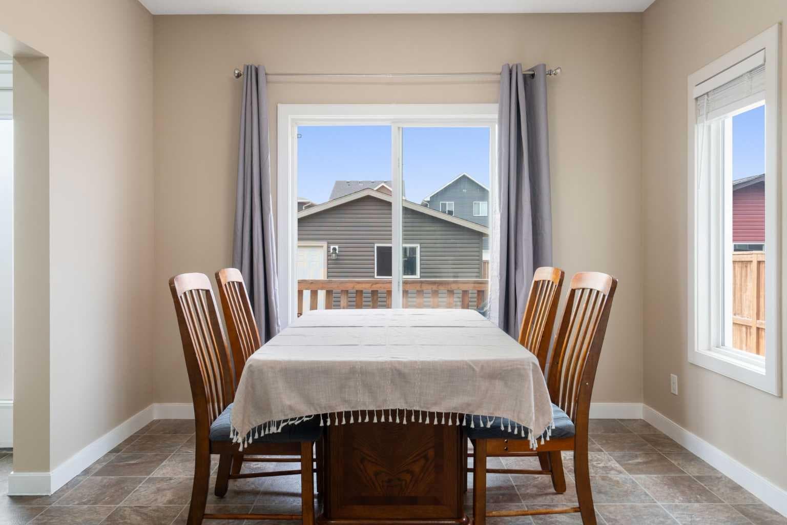 2449 Ravenswood View SE