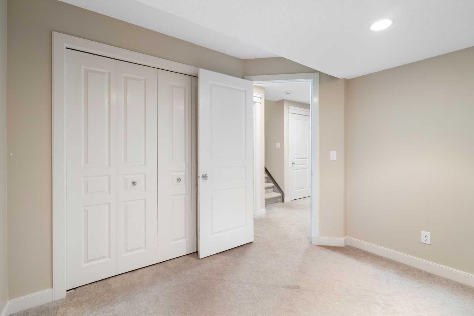 2449 Ravenswood View SE