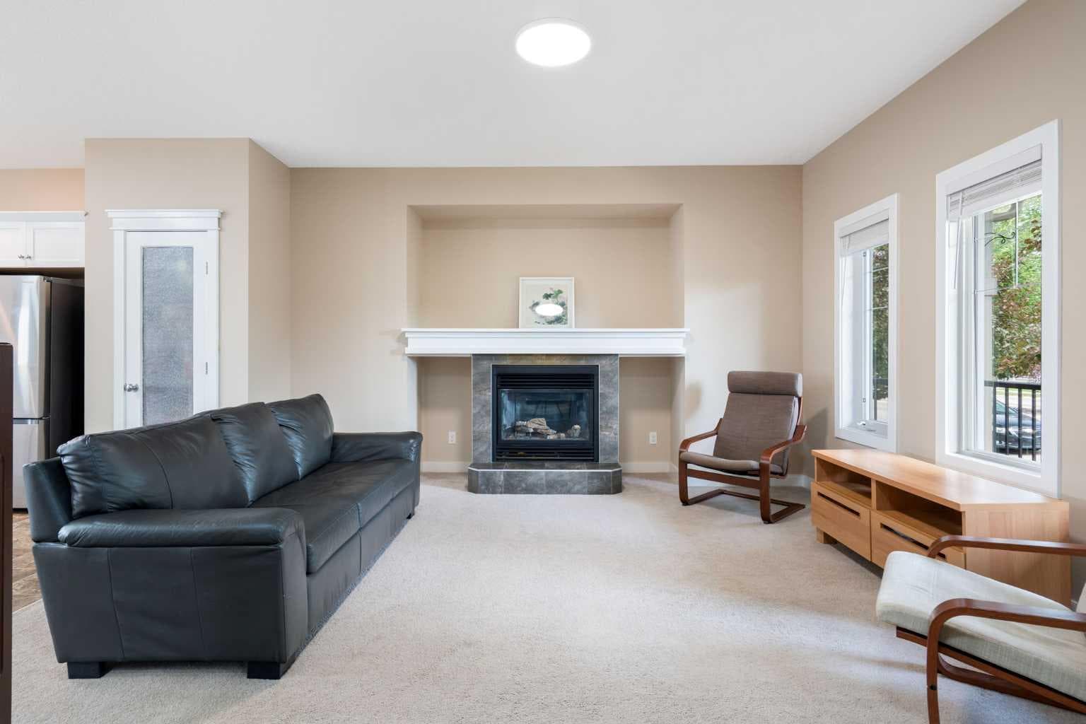 2449 Ravenswood View SE