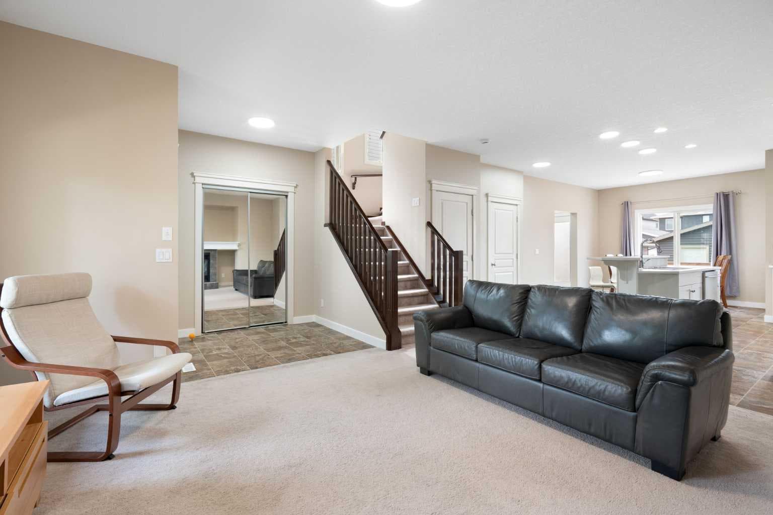 2449 Ravenswood View SE