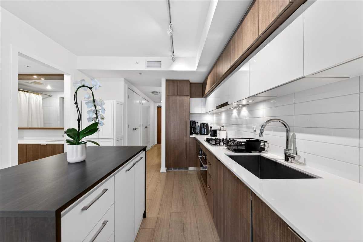 214, 51 Waterfront Mews SW