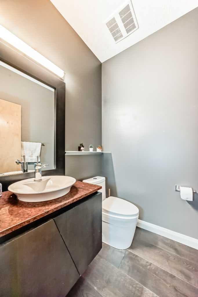 11 Cresthaven Bay SW