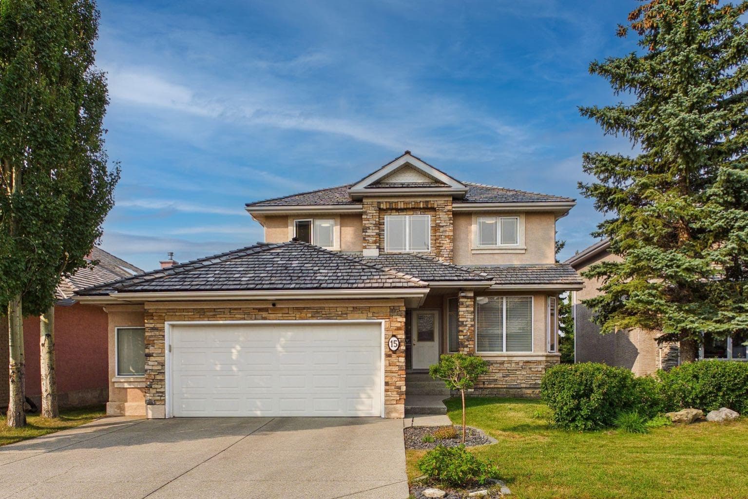 15 Royal Crest Terrace NW