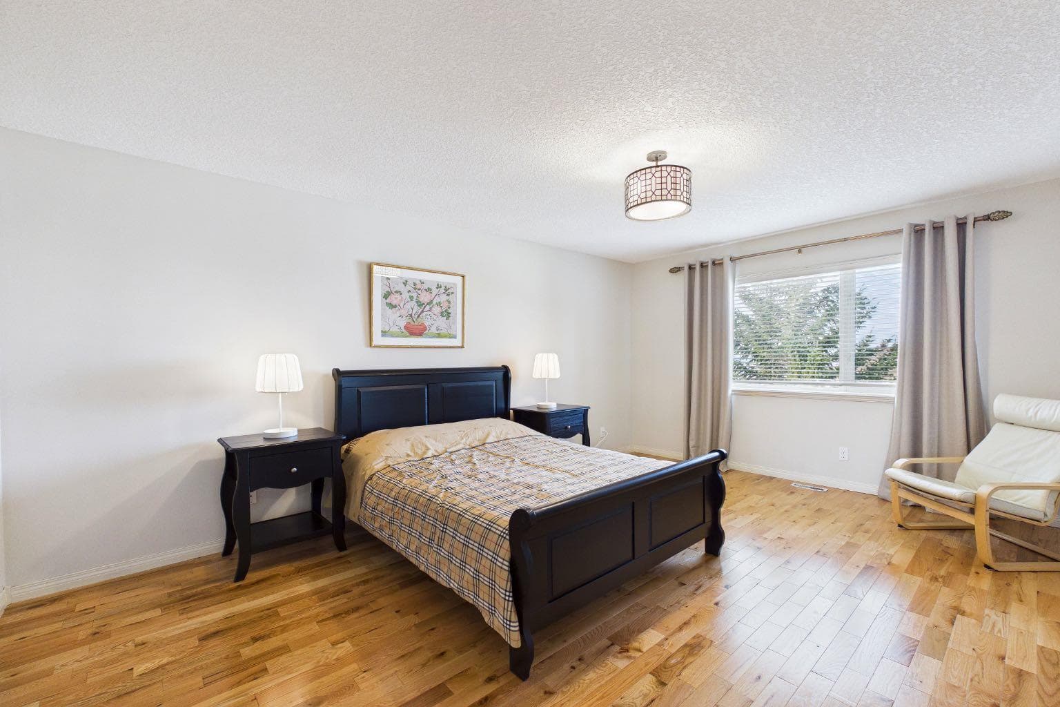 15 Royal Crest Terrace NW